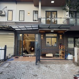 NHÀ PHỐ HIỆN ĐẠI 2 TẦNG TẠI KDC NAM LONG 1 – KHÔNG GIAN SỐNG TIỆN NGHI VÀ SANG TRỌNG